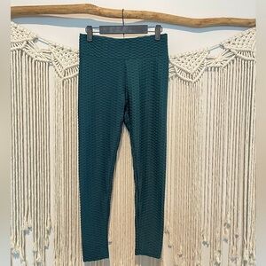 NWOT Viral TikTok Scrunch Ruched Textured Leggings Sz M/L